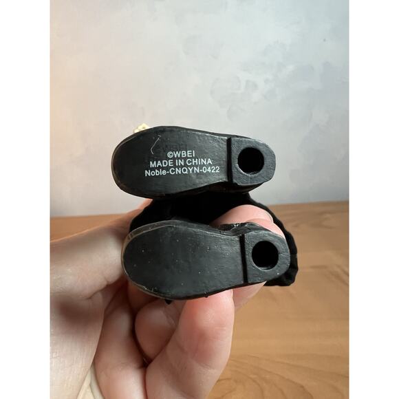 Harry Potter WBEI Action Figure Gryffindor Robe 7” - Picture 7 of 8